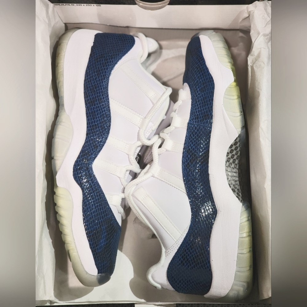 Air Jordan 11 Retro Low LE Size 12 Men